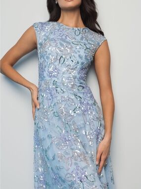 MAC DUGGAL
Blue Sequined High Neck Cap Sleeve A Line Gown